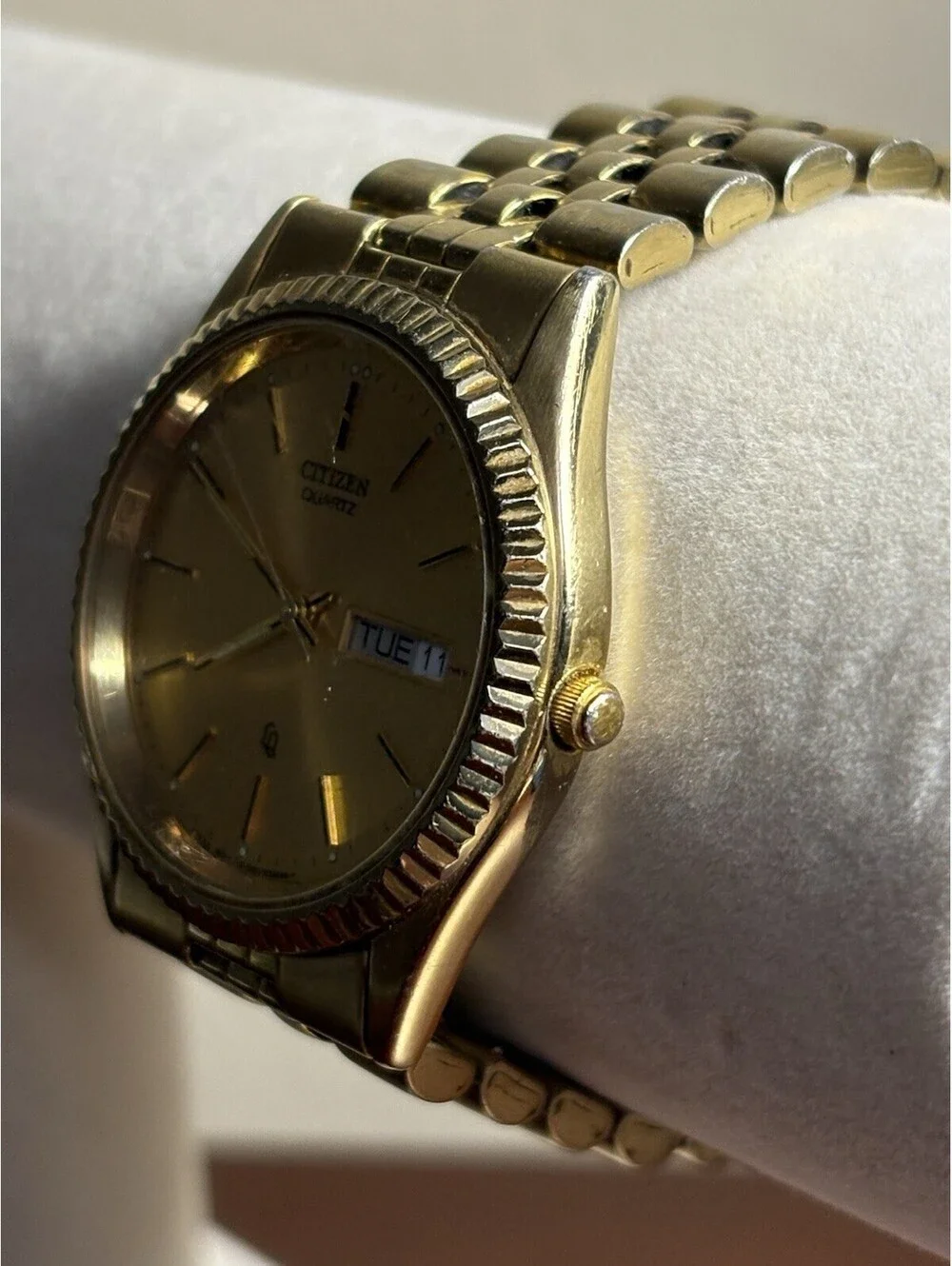 Vintage Citizen CQ Men's Day Date Presidental Watch Gold Tone - Running